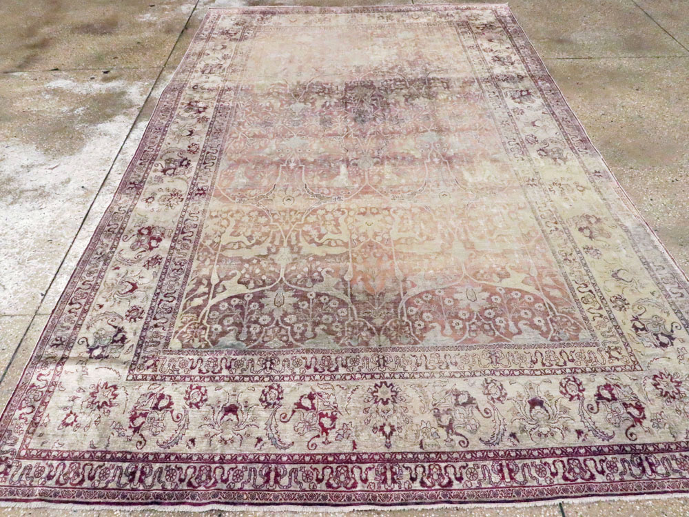 Antique Persian Silk Distressed Kashan Carpet, No.20182 - Galerie Shabab