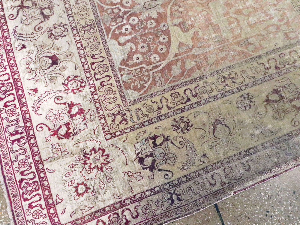 Antique Persian Silk Distressed Kashan Carpet, No.20182 - Galerie Shabab