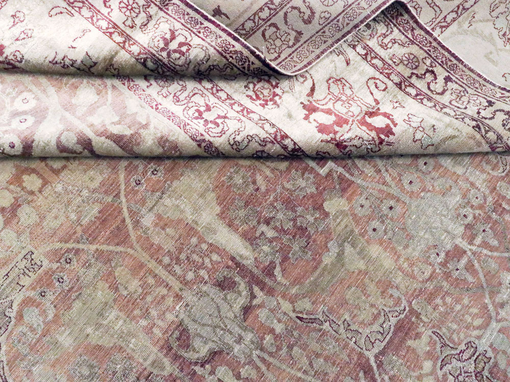 Antique Persian Silk Distressed Kashan Carpet, No.20182 - Galerie Shabab