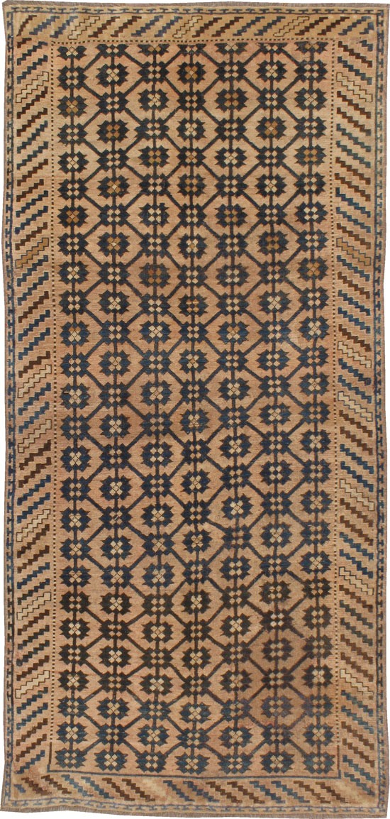 Antique Kirghiz Gallery Carpet, No.20190 - Galerie Shabab