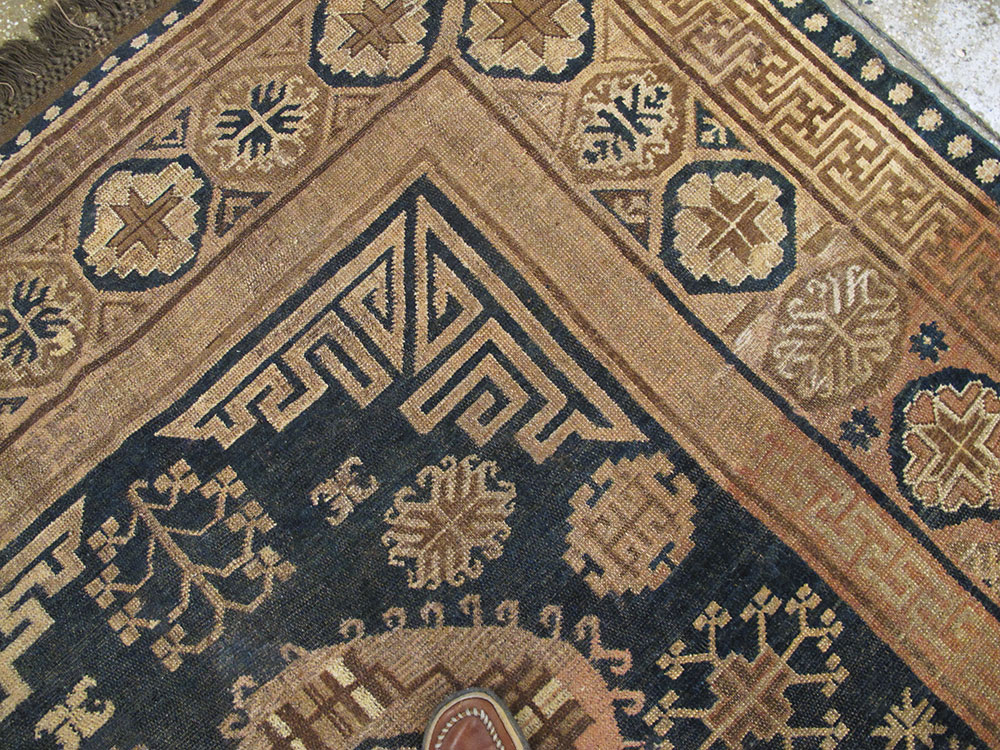 Antique East Turkestan Kirghiz Rug, No.20192 - Galerie Shabab