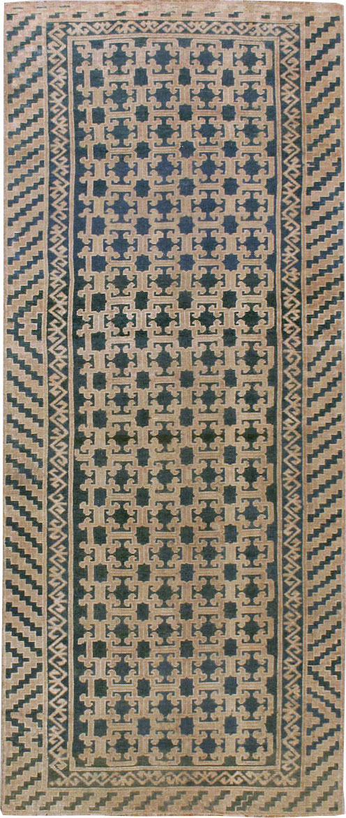 Antique East Turkestan Kirghiz Carpet, No.20193 - Galerie Shabab