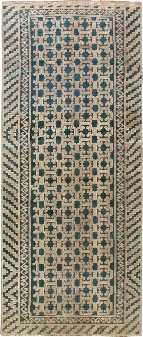 Antique East Turkestan Kirghiz Carpet, No.20193 - Galerie Shabab