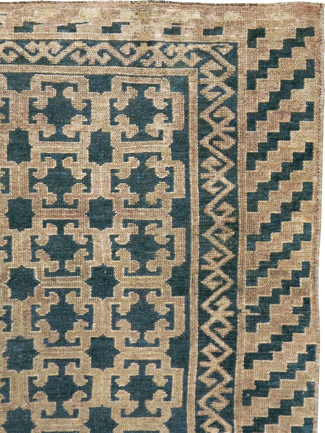 Antique East Turkestan Kirghiz Carpet, No.20193 - Galerie Shabab