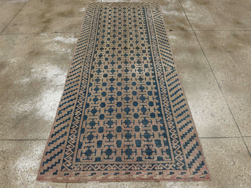Antique East Turkestan Kirghiz Carpet, No.20193 - Galerie Shabab