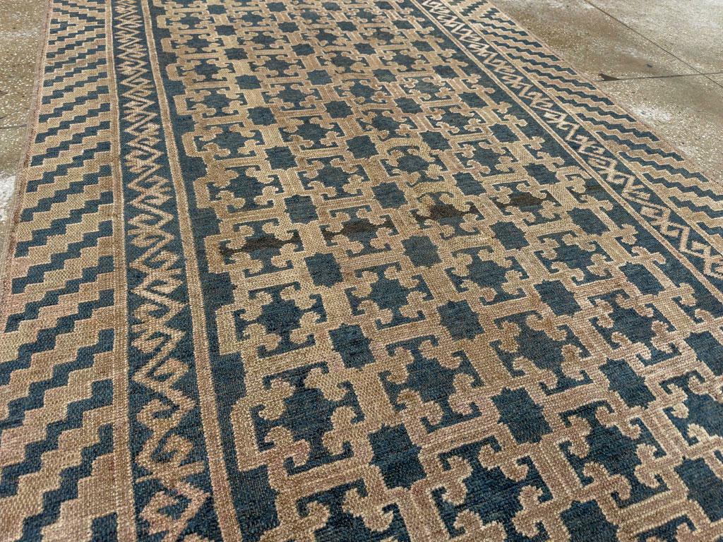 Antique East Turkestan Kirghiz Carpet, No.20193 - Galerie Shabab