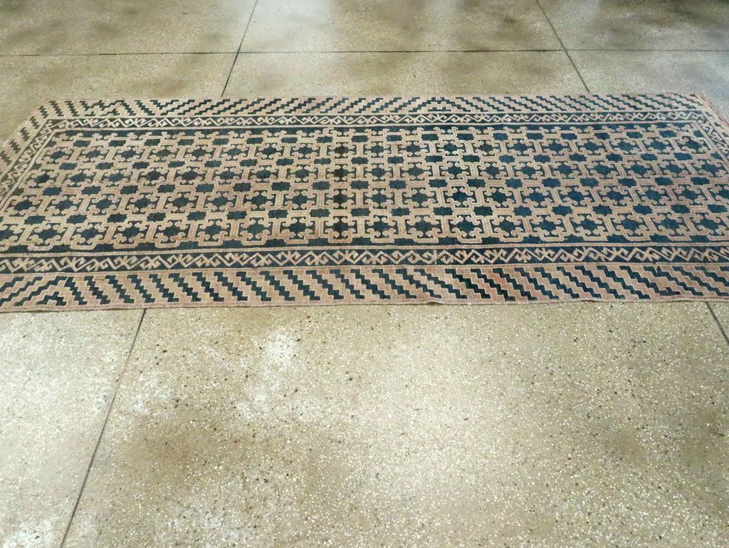 Antique East Turkestan Kirghiz Carpet, No.20193 - Galerie Shabab