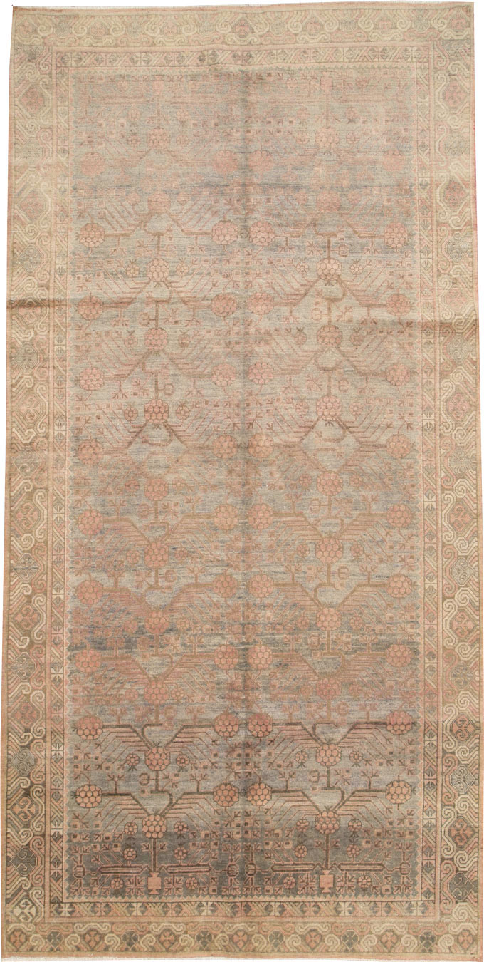 Vintage East Turkestan Khotan Carpet, No.20205 - Galerie Shabab