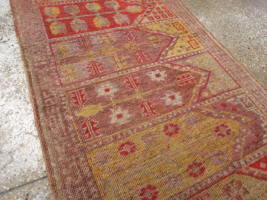 Antique East Turkestan Khotan Saph Runner, No.20233 - Galerie Shabab