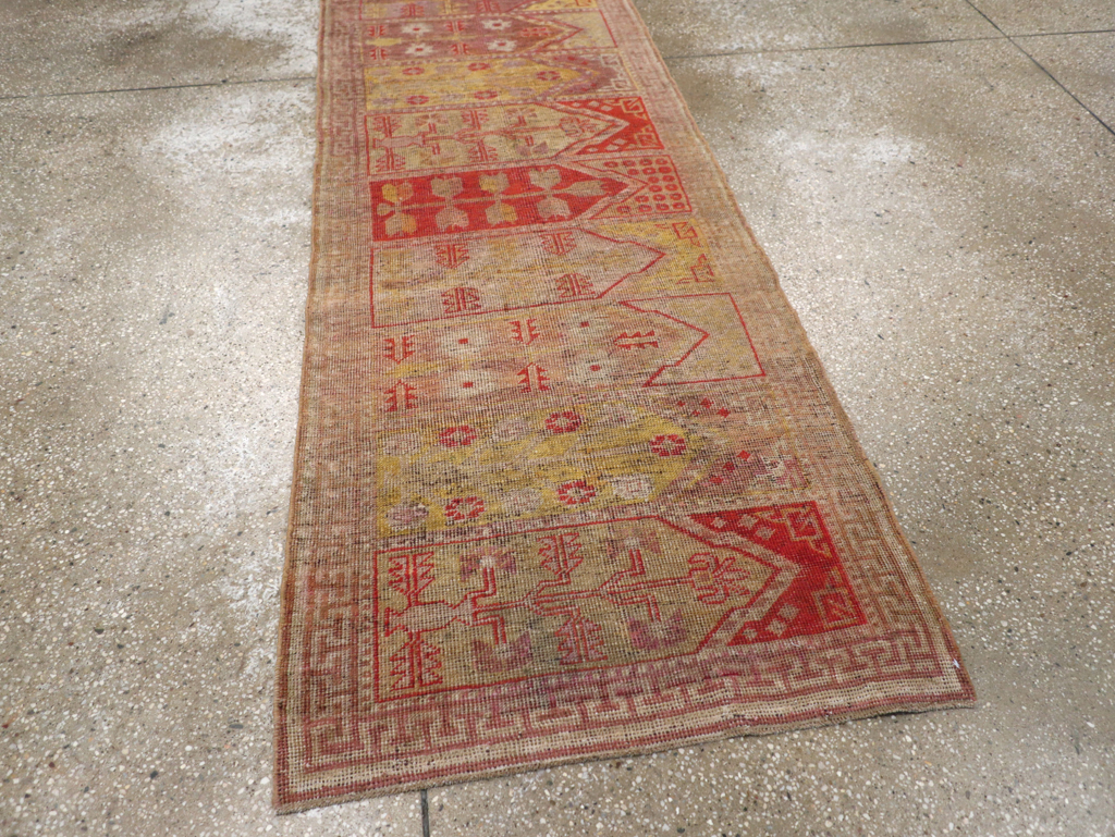 Antique East Turkestan Khotan Saph Runner, No.20233 - Galerie Shabab