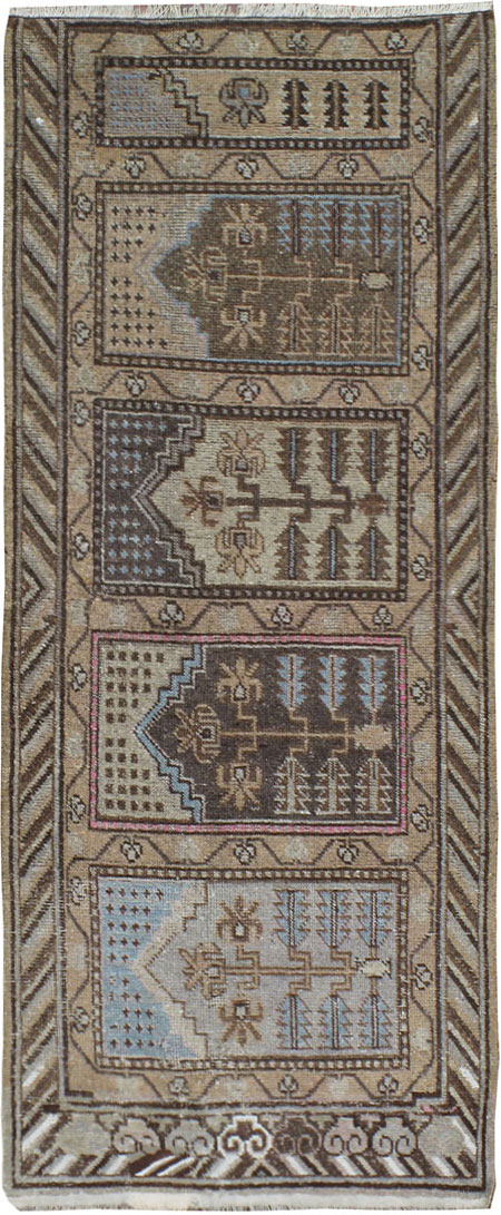 Antique East Turkestan Khotan Saph Runner, No.20275 - Galerie Shabab