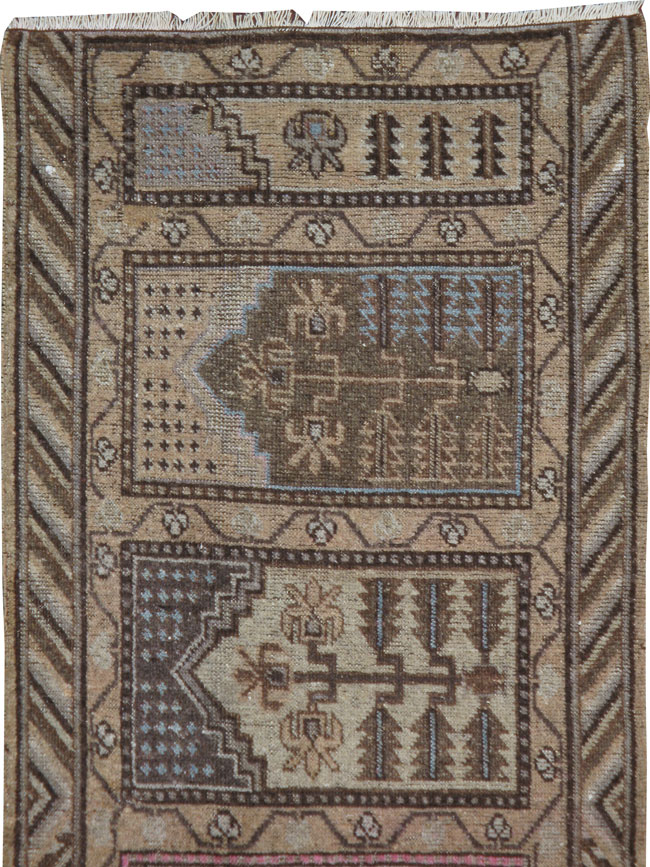 Antique East Turkestan Khotan Saph Runner, No.20275 - Galerie Shabab