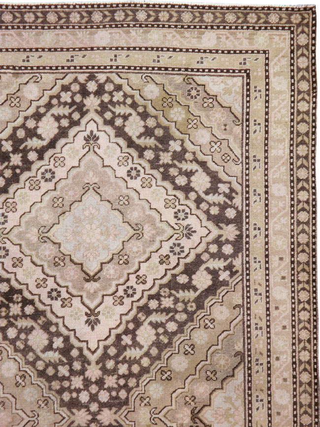 Antique East Turkestan Khotan Square Carpet, No.20278 - Galerie Shabab