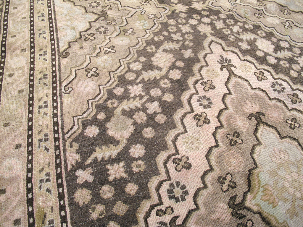 Antique East Turkestan Khotan Square Carpet, No.20278 - Galerie Shabab