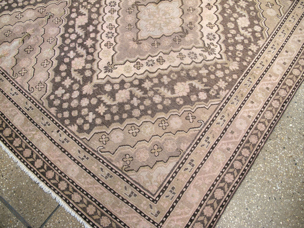 Antique East Turkestan Khotan Square Carpet, No.20278 - Galerie Shabab