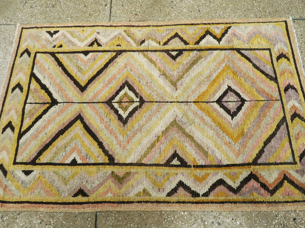 Vintage East Turkestan Khotan Rug, No.20282 - Galerie Shabab