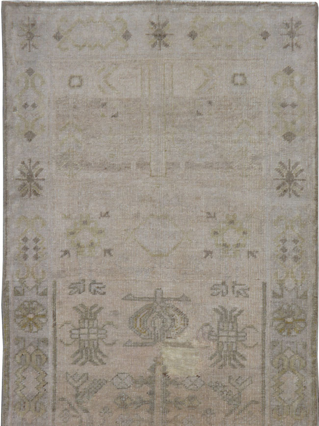 Antique Khotan Runner, No.20285 - Galerie Shabab