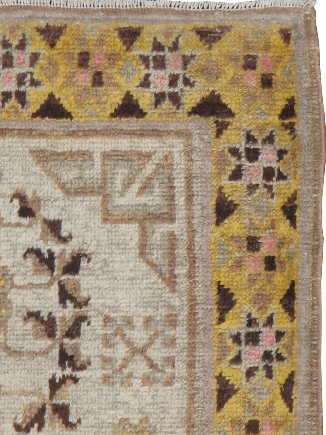 Antique East Turkestan Khotan Rug, No.20287 - Galerie Shabab