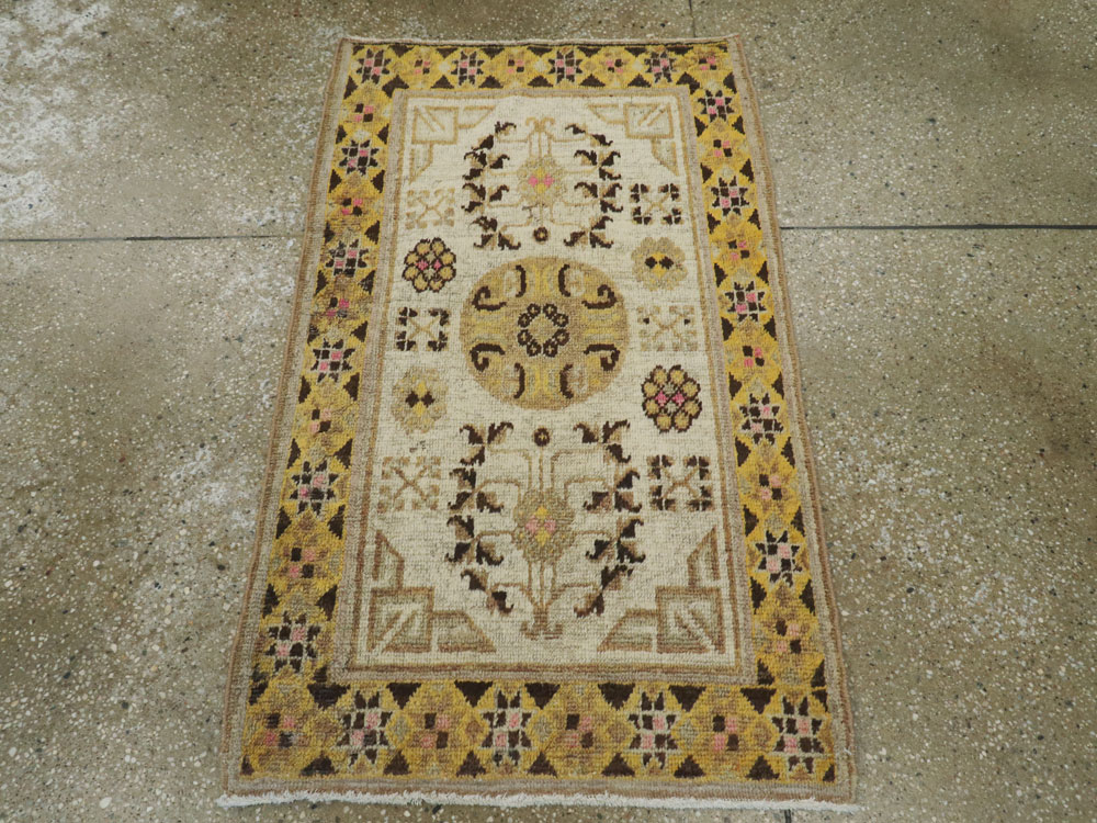 Antique East Turkestan Khotan Rug, No.20287 - Galerie Shabab