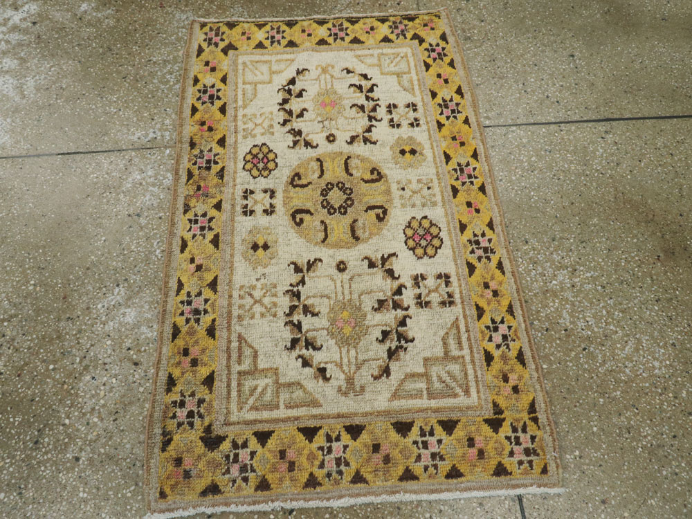 Antique East Turkestan Khotan Rug, No.20287 - Galerie Shabab