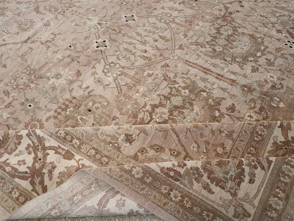 Modern Persian Tabriz Carpet, No.20297 - Galerie Shabab