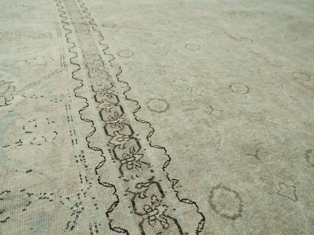 Antique Persian Tabriz Carpet, No.20302 - Galerie Shabab