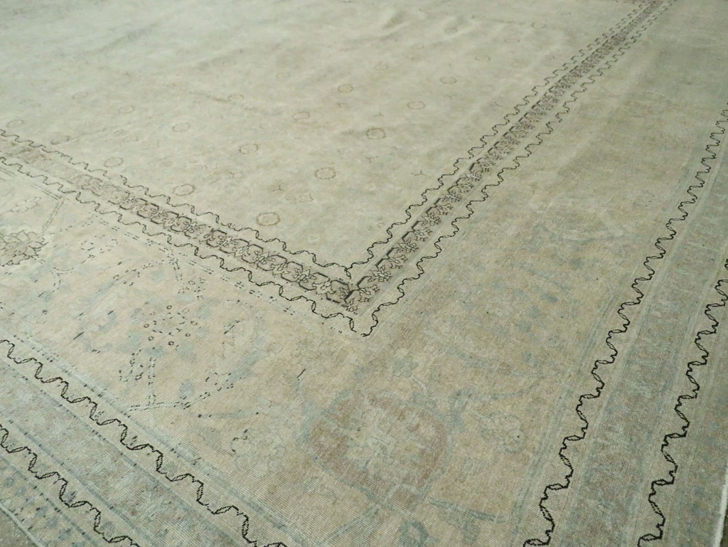 Antique Persian Tabriz Carpet, No.20302 - Galerie Shabab