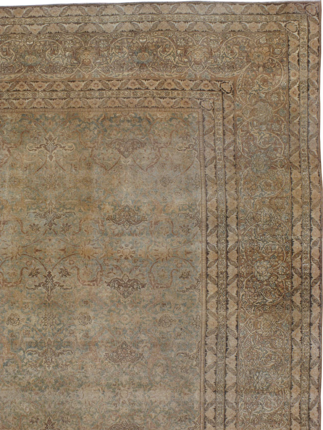 Antique Isfahan Carpet, No.20316 - Galerie Shabab