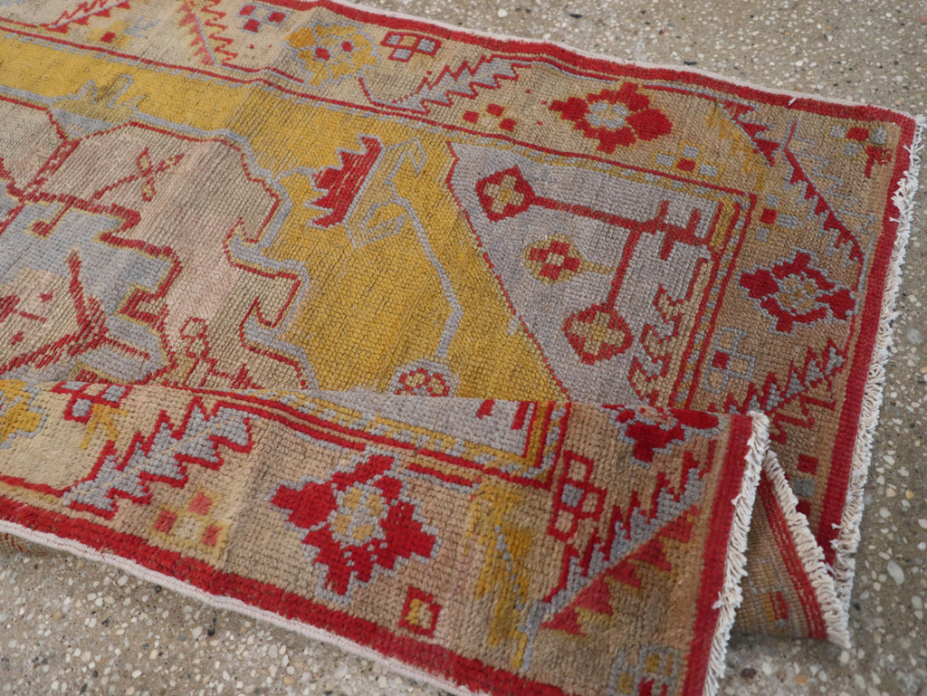 Vintage Turkish Oushak Throw Rug, No.20341 - Galerie Shabab