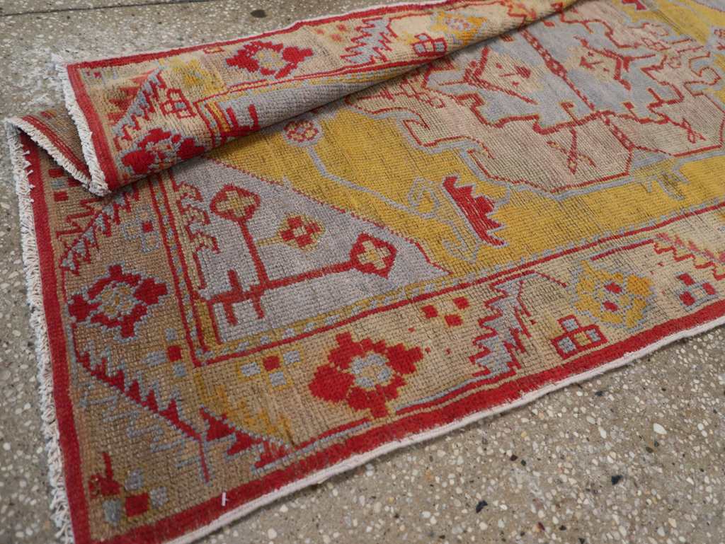 Vintage Turkish Oushak Throw Rug, No.20341 - Galerie Shabab
