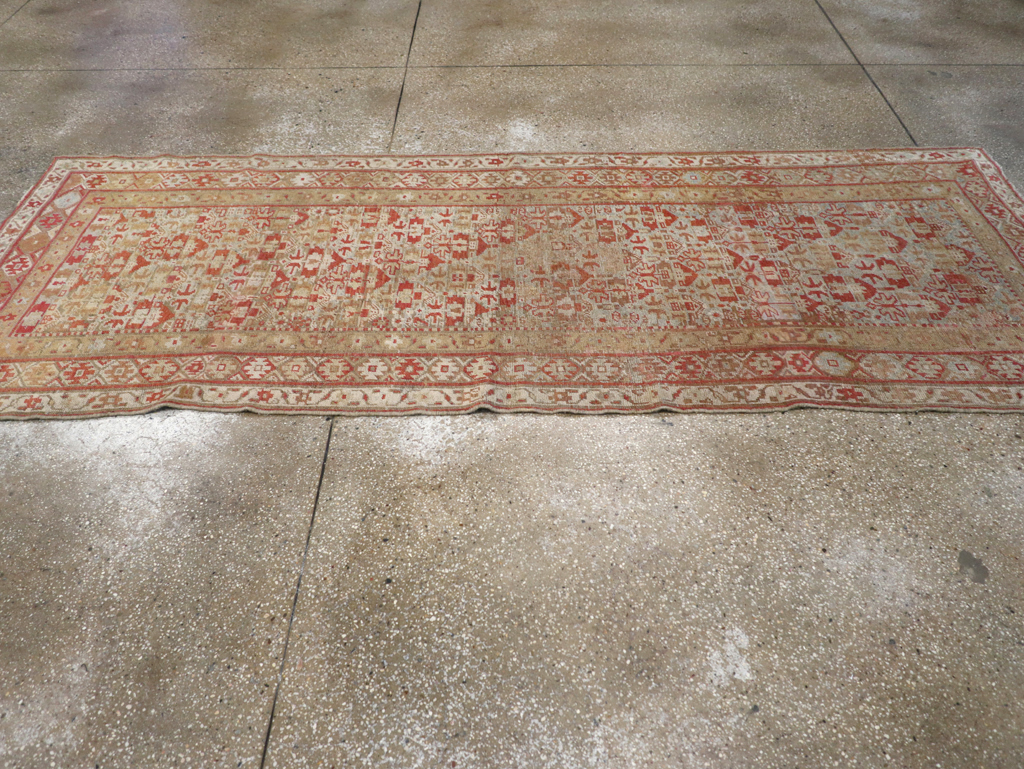 Vintage Persian Kurdish Runner, No.20411 - Galerie Shabab