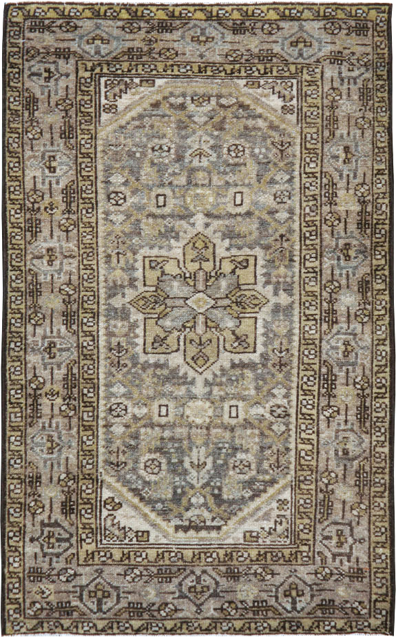 Vintage Persian Malayer Throw Rug, No.20419 - Galerie Shabab