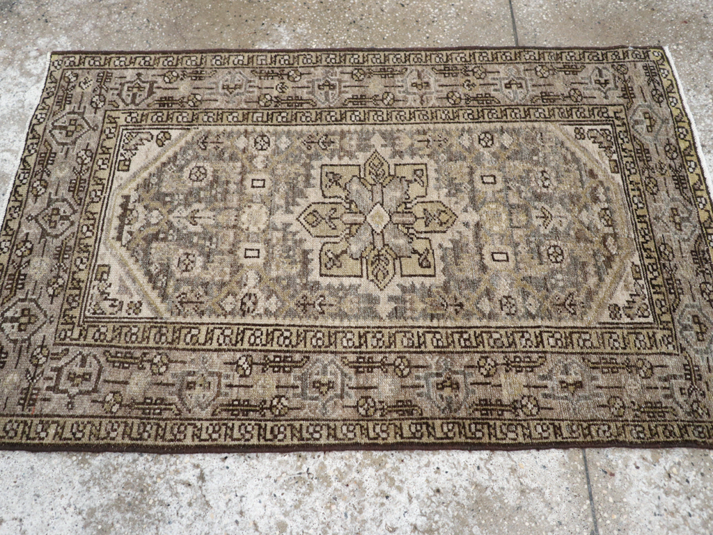 Vintage Persian Malayer Throw Rug, No.20419 - Galerie Shabab