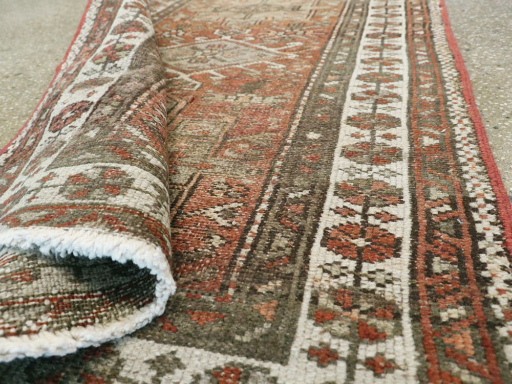 Vintage Persian Karajeh Runner, No.20422 - Galerie Shabab