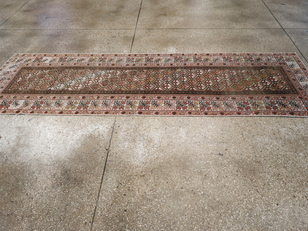 Vintage Persian Kurdish Runner, No.20435 - Galerie Shabab