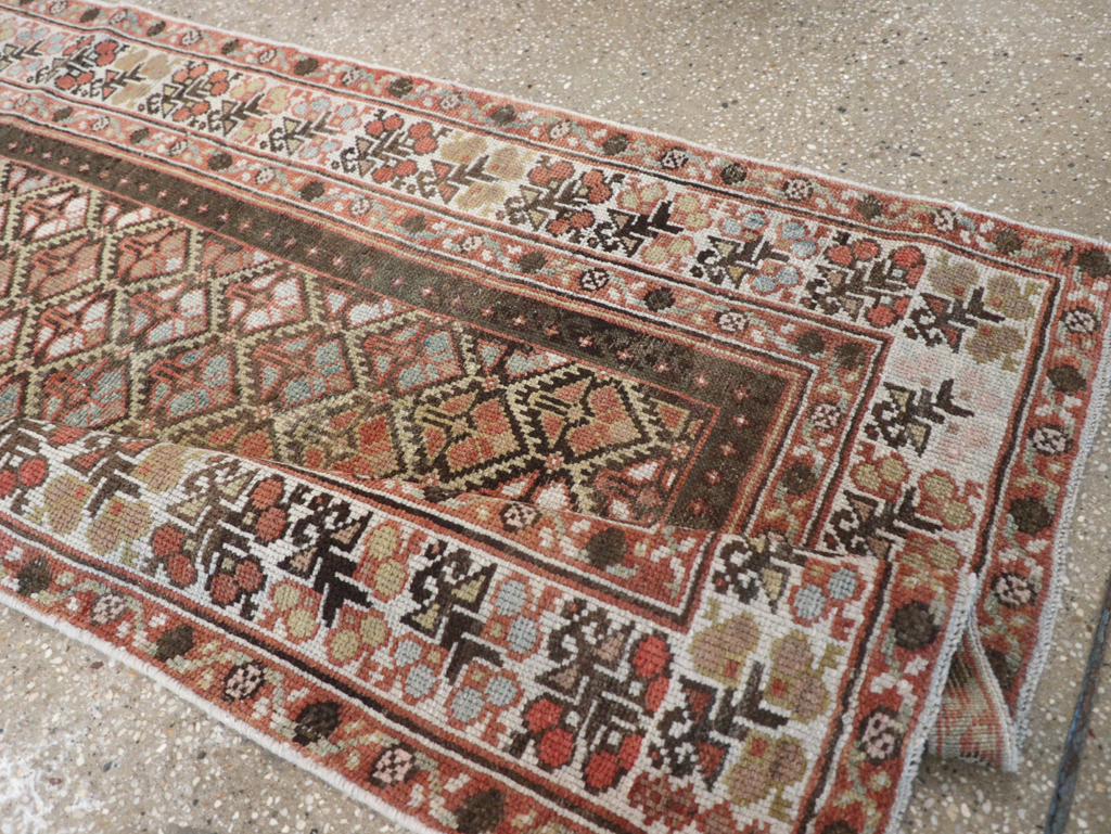 Vintage Persian Kurdish Runner, No.20435 - Galerie Shabab