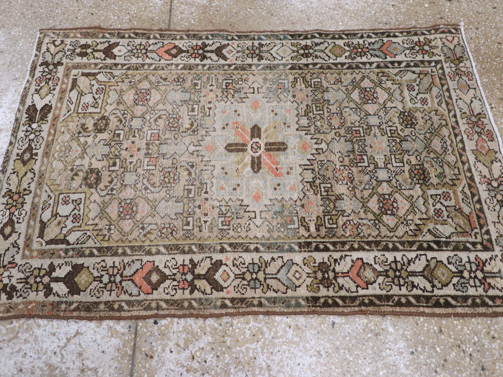Antique Persian Malayer Throw Rug, No.20469 - Galerie Shabab