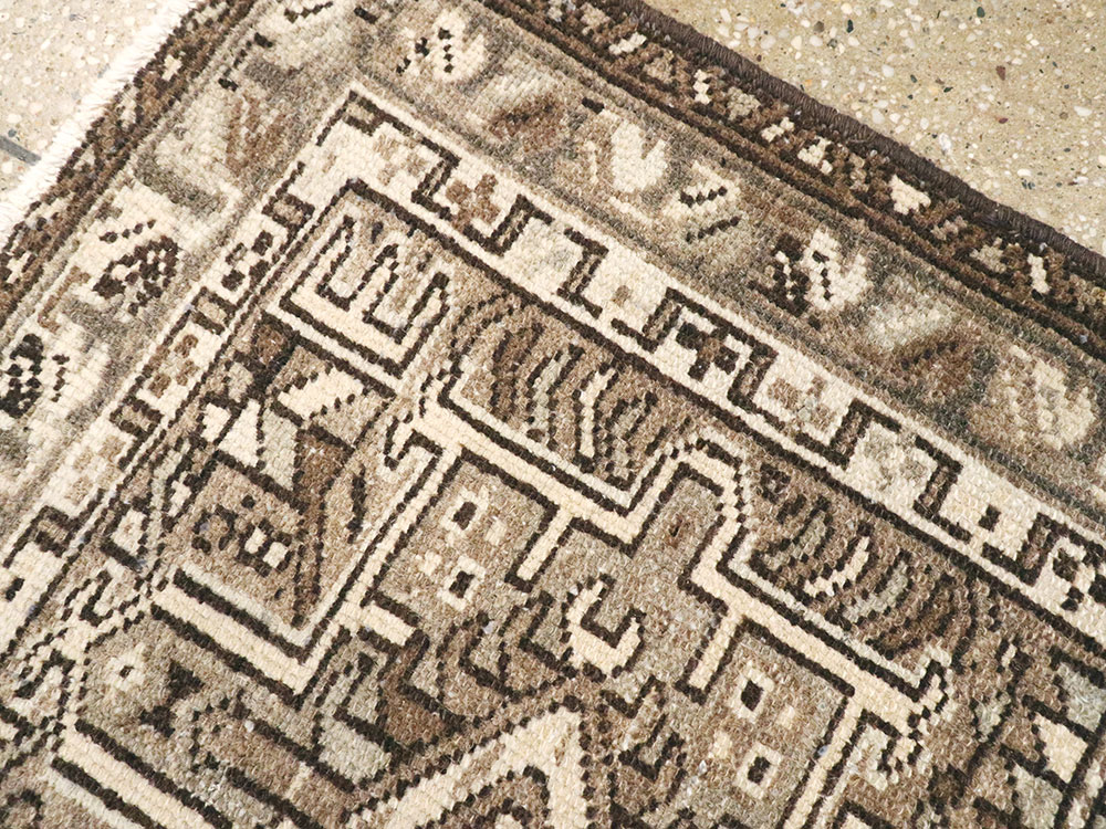 Vintage Persian Karajeh Rug, No.20497 - Galerie Shabab