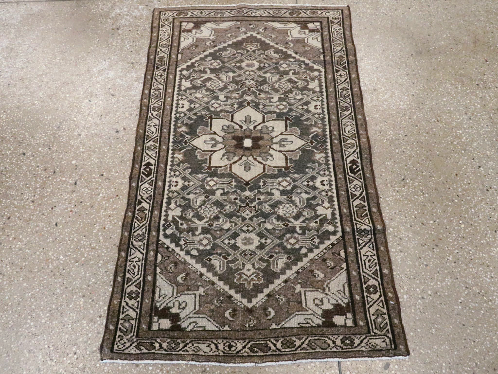 Vintage Persian Malayer Throw Rug, No.20513 - Galerie Shabab