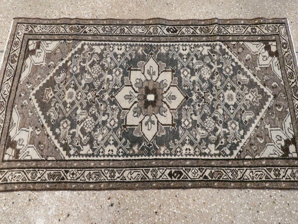 Vintage Persian Malayer Throw Rug, No.20513 - Galerie Shabab