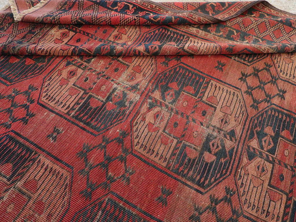 Antique Central Asian Turkoman Distressed Rug, No.20536 - Galerie Shabab