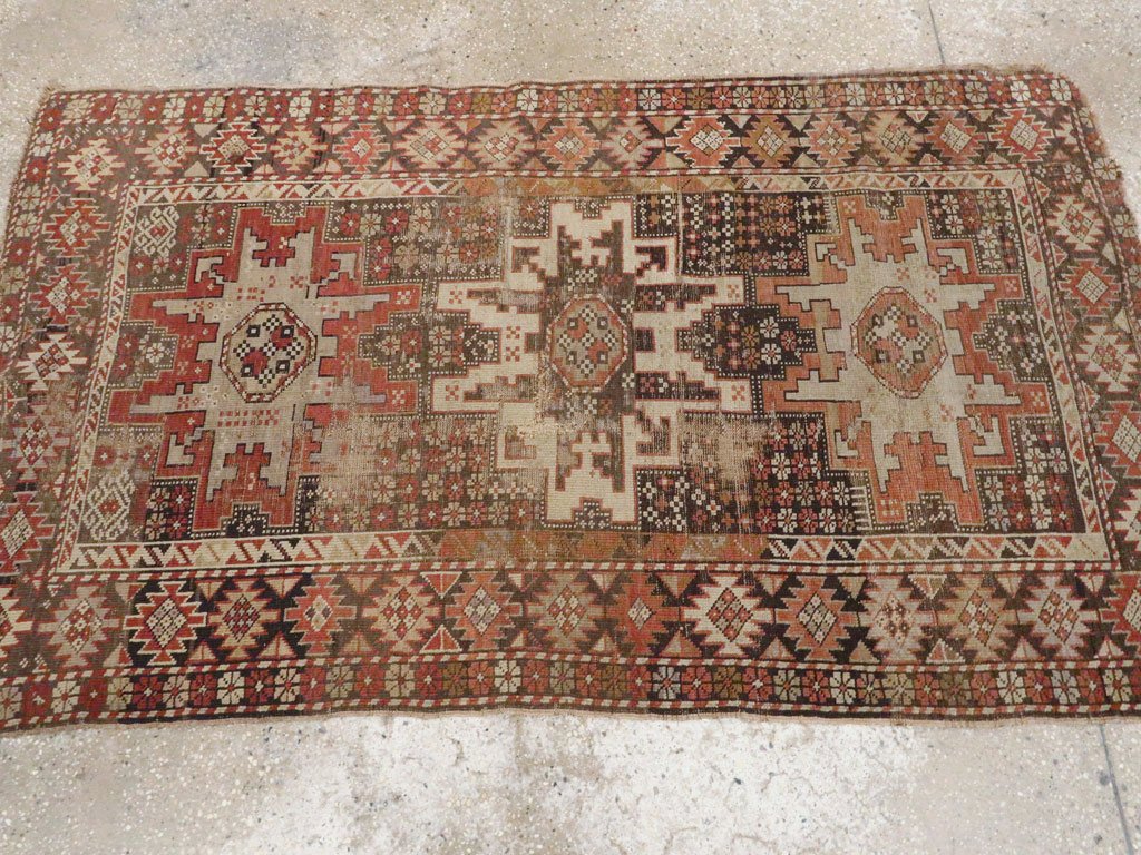 Antique Caucasian Kuba Distressed Rug, No.20547 - Galerie Shabab