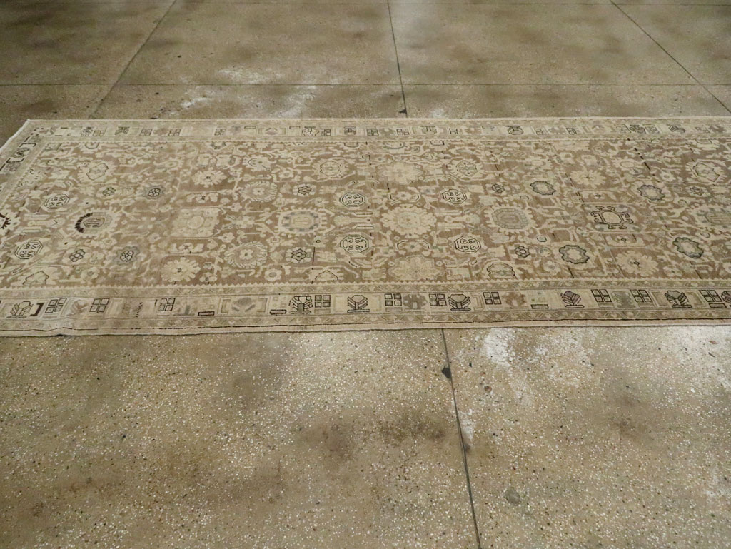 Vintage Persian Malayer Wide Gallery Runner, No.20559 - Galerie Shabab