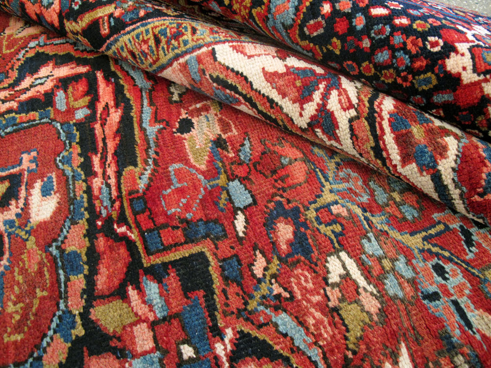 Vintage Persian Heriz Carpet, No.20566 - Galerie Shabab
