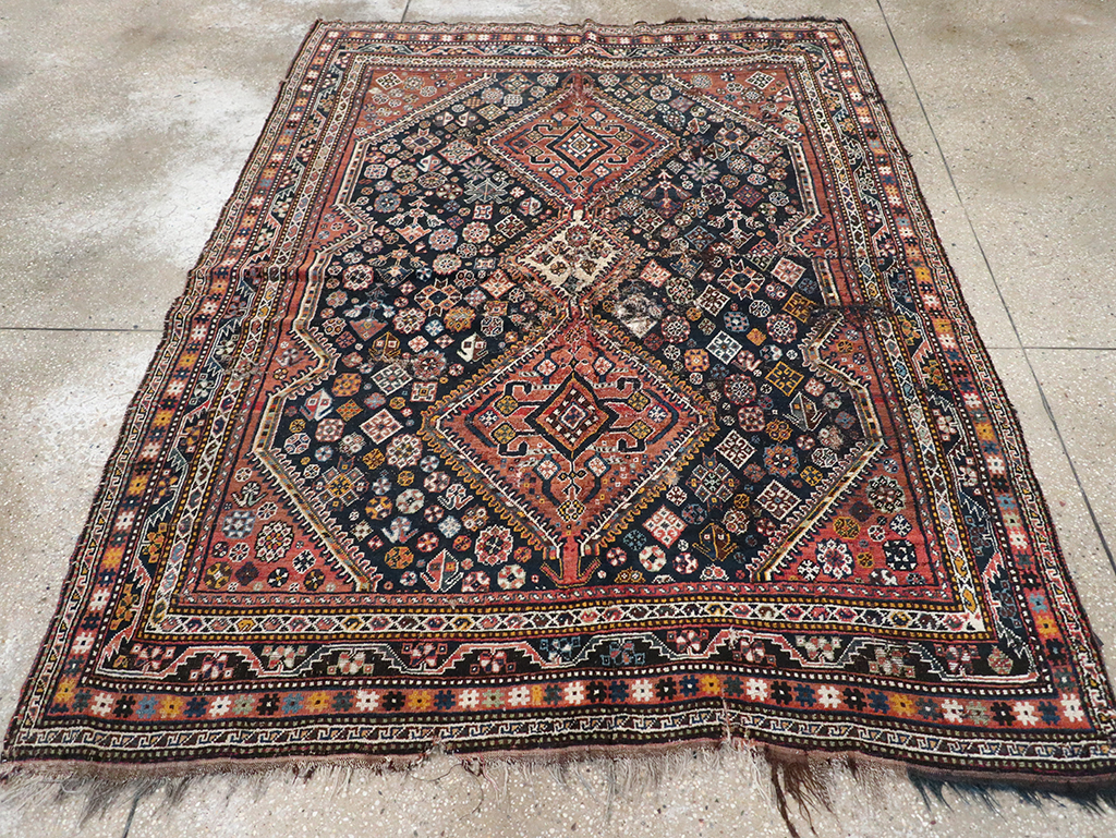 Antique Persian Shiraz Distressed Rug, No.20573 - Galerie Shabab