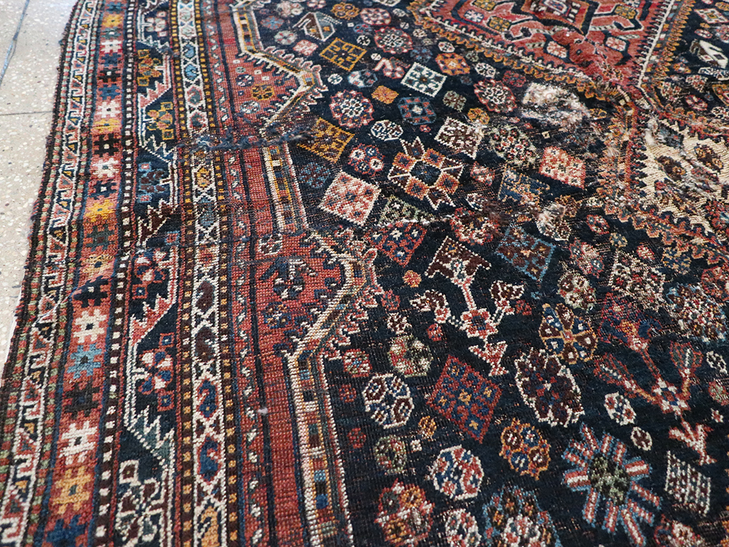 Antique Persian Shiraz Distressed Rug, No.20573 - Galerie Shabab