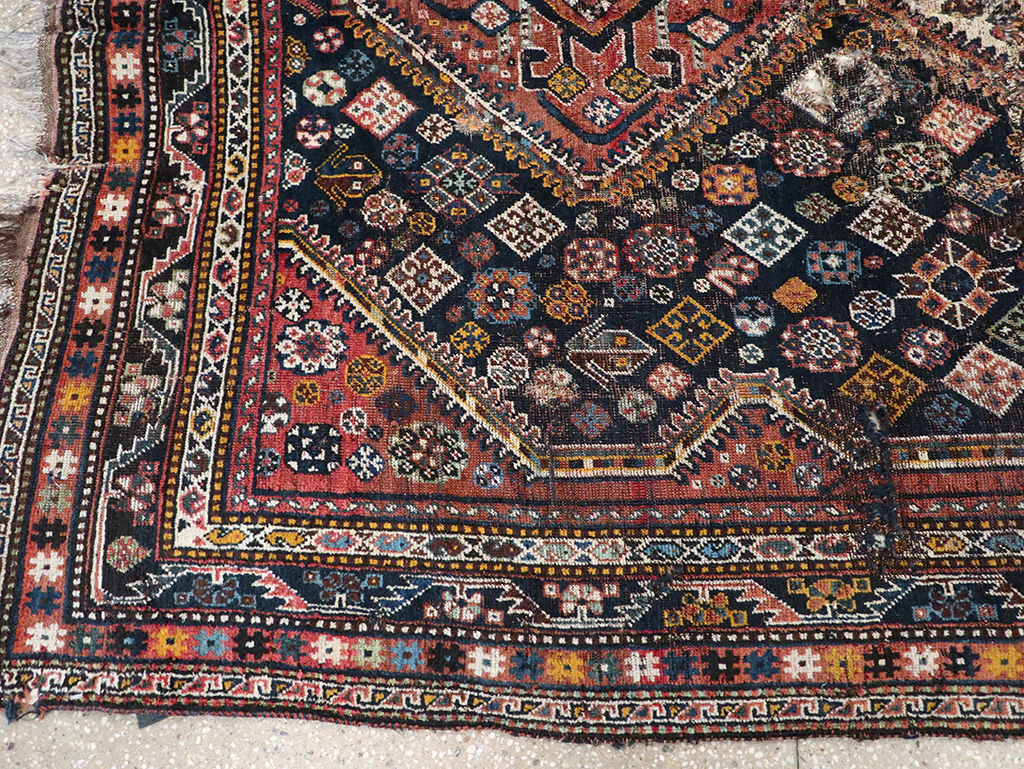 Antique Persian Shiraz Distressed Rug, No.20573 - Galerie Shabab
