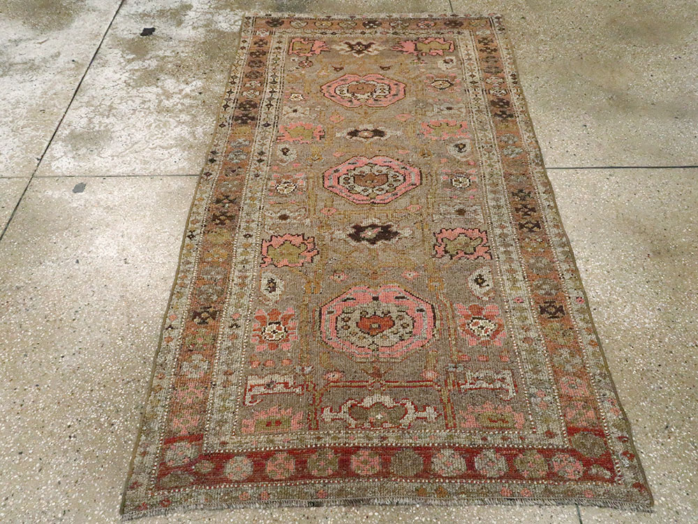 Antique Persian Kurdish Rug, No.20611 - Galerie Shabab