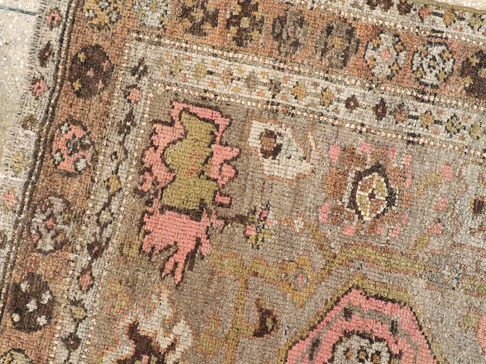 Antique Persian Kurdish Rug, No.20611 - Galerie Shabab
