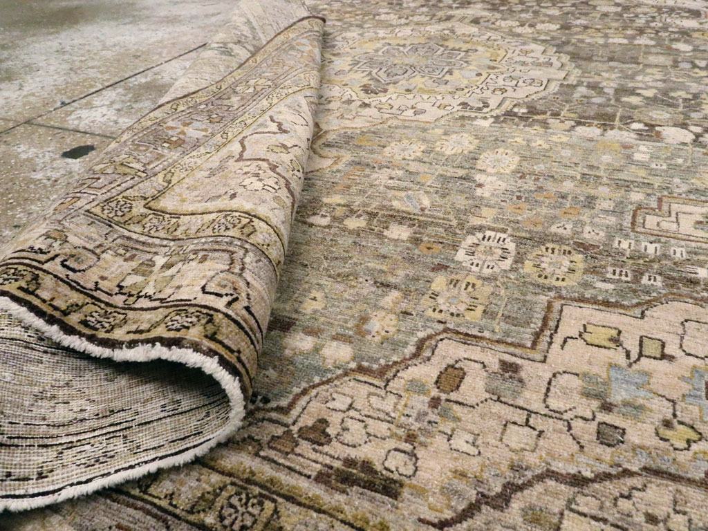 Antique Persian Sarouk Fereghan Rug, No.20627 - Galerie Shabab